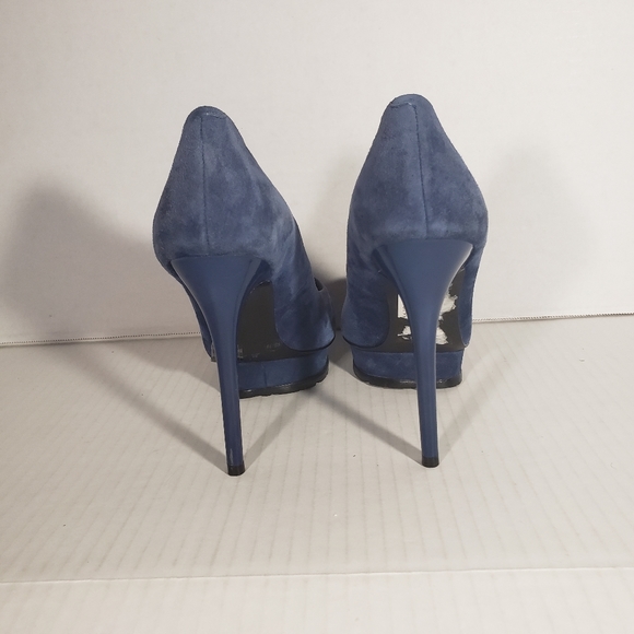 Women's BCBGMAXAZRIA Haile 5in Suede Pumps - Picture 7 of 7